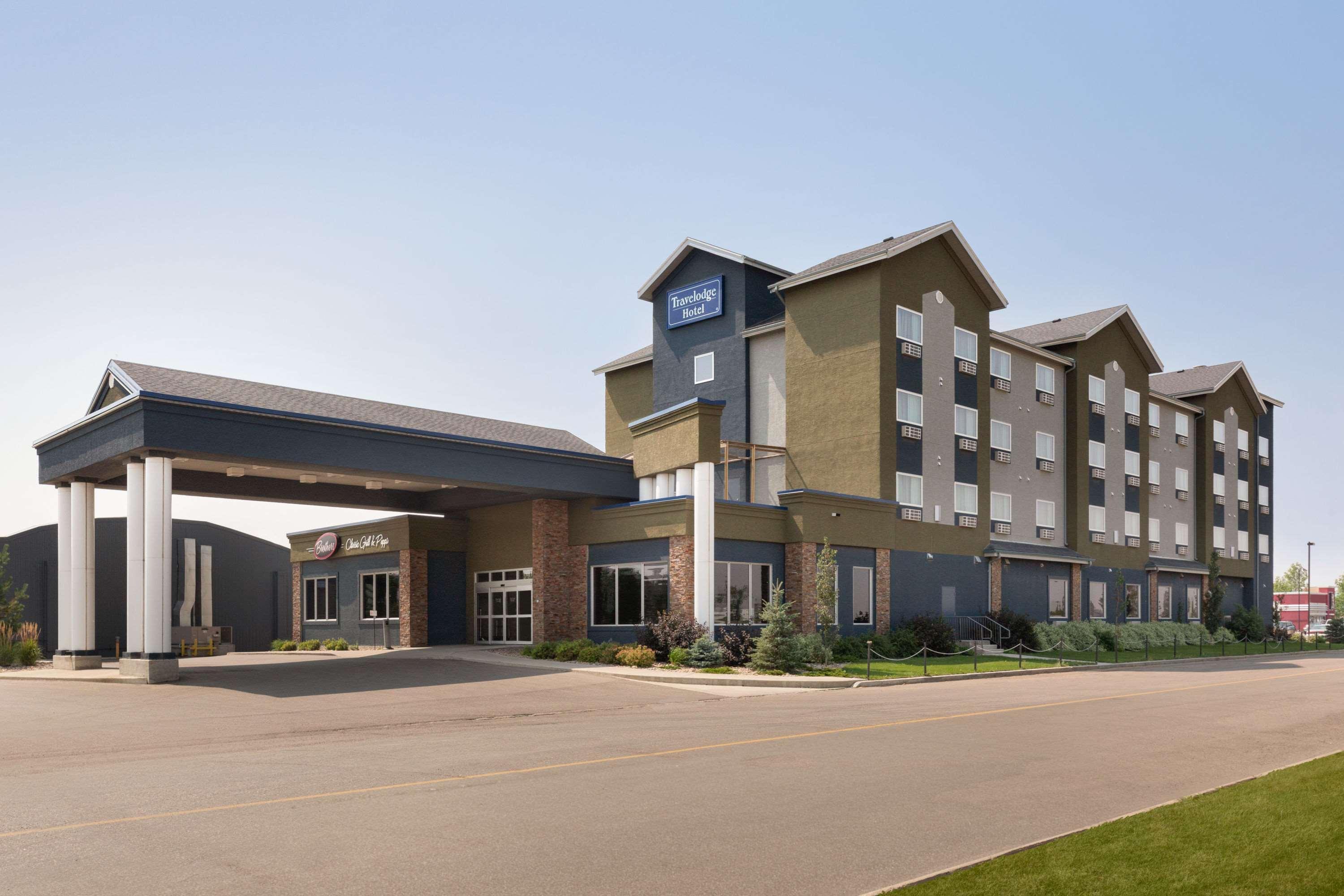 Travelodge Hotel By Wyndham Weyburn Екстер'єр фото