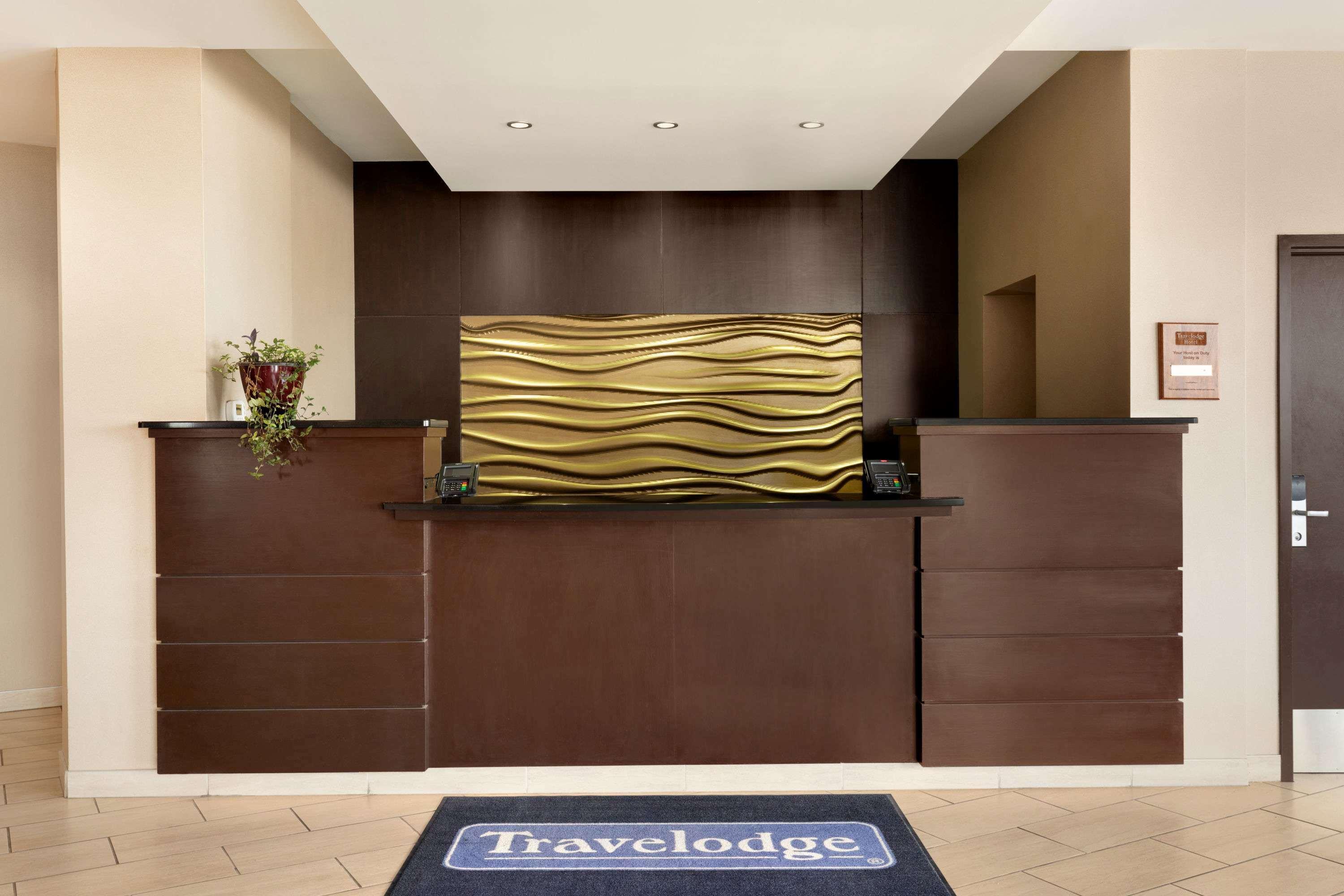 Travelodge Hotel By Wyndham Weyburn Екстер'єр фото