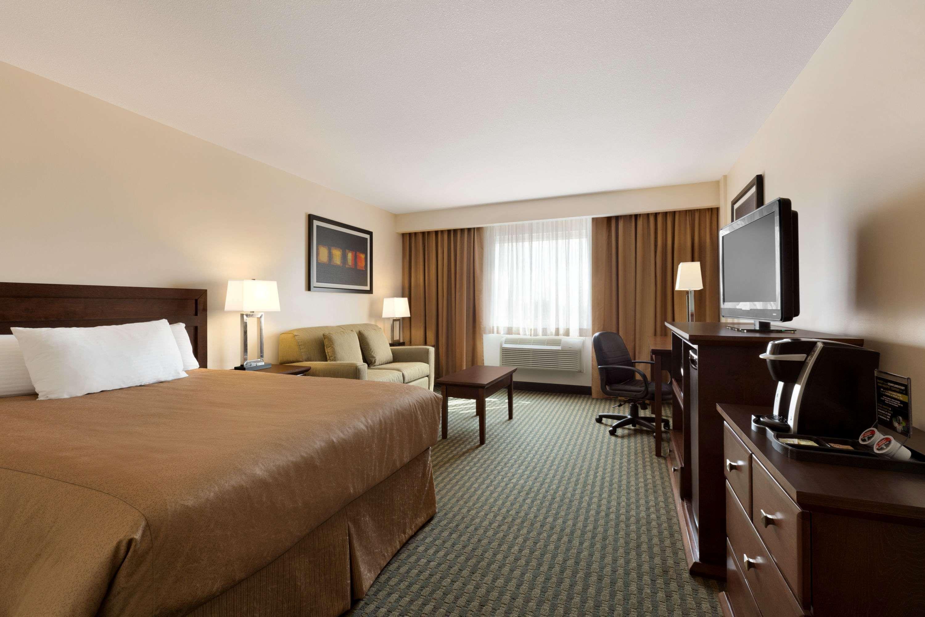 Travelodge Hotel By Wyndham Weyburn Екстер'єр фото
